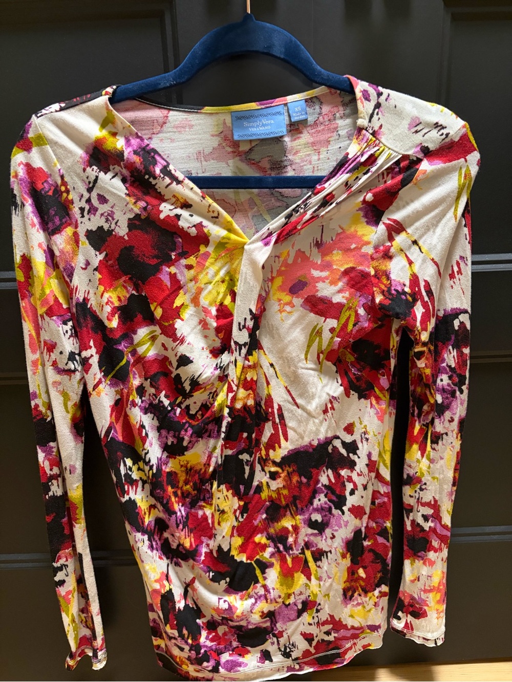 Simply Vera Vera Wang Multicolor Abstract V-Neck Top